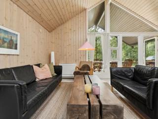 Holiday Home Ellynor - 600m from the sea by Interhome - 1