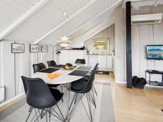 Holiday Home Anu - 400m from the sea by Interhome - 1