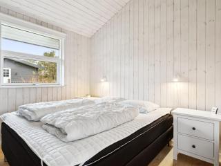 Holiday Home Harald - 300m from the sea by Interhome - 5