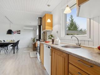 Holiday Home Suvi - 700m from the sea by Interhome - 5