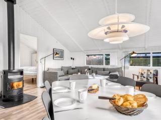 Holiday Home Bjart - 1-5km from the sea by Interhome - 5