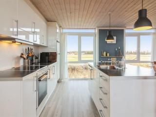 Apartment Truls - 700m from the sea by Interhome - 5