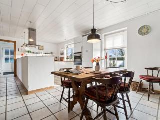 Holiday Home Josie - 700m from the sea by Interhome - 2