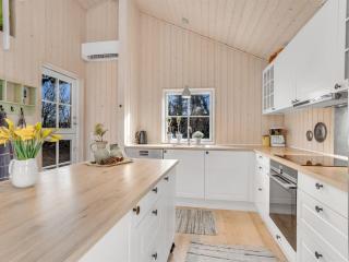 Holiday Home Preben - 50m from the sea by Interhome - 4