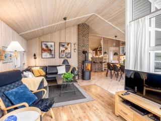 Holiday Home Ronna - 2-2km from the sea by Interhome - 5