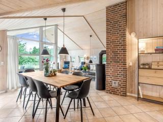 Holiday Home Ronna - 2-2km from the sea by Interhome - 4
