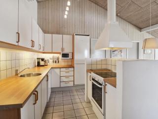 Holiday Home Katharine - 175m from the sea by Interhome - 5