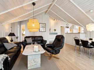 Holiday Home Chrisse - 250m from the sea by Interhome - 1