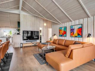 Holiday Home Jeldrik - 1-5km from the sea by Interhome - 6