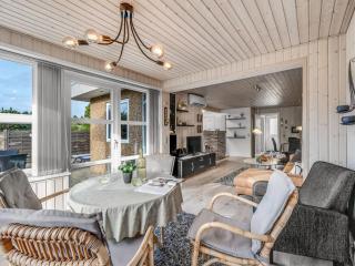 Holiday Home Geert - 900m from the sea by Interhome - 3
