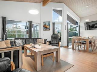 Holiday Home Helena - 700m from the sea by Interhome - 5