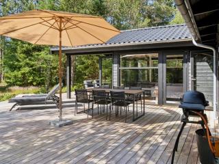 Holiday Home Ela - 800m from the sea by Interhome - 5