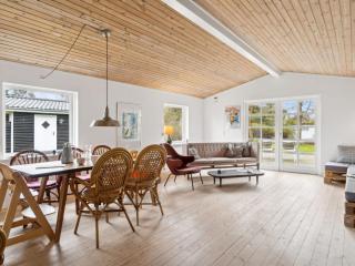 Holiday Home Kara - 450m from the sea by Interhome - 2