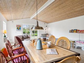 Holiday Home Kara - 450m from the sea by Interhome - 1