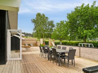 Holiday Home Neele - 800m from the sea by Interhome - 5