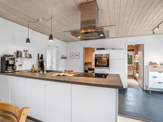 Holiday Home Mira - 500m from the sea by Interhome - 4