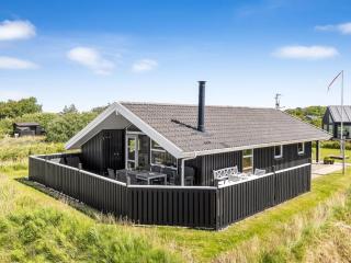 Holiday Home Hariet - 300m from the sea by Interhome - 2