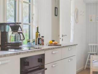 Holiday Home Gubbe - 300m from the sea by Interhome - 5