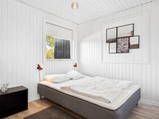 Holiday Home Manfred - 250m from the sea by Interhome - 4
