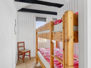 Apartment Ethly - 10m from the sea by Interhome - 4