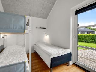 Holiday Home Bernice - 900m from the sea by Interhome - 2