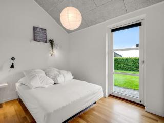 Holiday Home Bernice - 900m from the sea by Interhome - 3