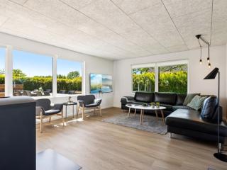 Holiday Home Eunice - 850m from the sea by Interhome - 7