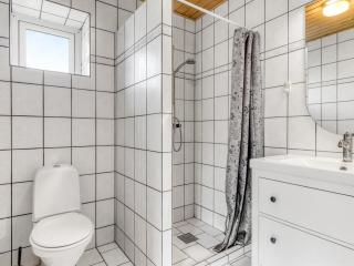 Apartment Gilbert - 500m from the sea by Interhome - 5