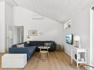 Holiday Home Lonneke - 450m from the sea by Interhome - 8