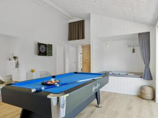 Holiday Home Lonneke - 450m from the sea by Interhome - 4