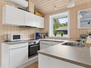 Holiday Home Vojdan - 600m from the sea by Interhome - 7