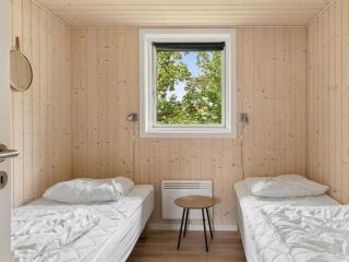 Holiday Home Vojdan - 600m from the sea by Interhome - 2