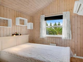 Holiday Home Lari - 600m from the sea by Interhome - 1