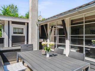 Holiday Home Horsten - 270m from the sea by Interhome - 5