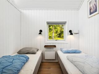 Holiday Home Hermund - 100m from the sea by Interhome - 8
