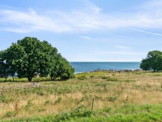 Holiday Home Leoni - 115m from the sea by Interhome - 2