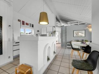 Holiday Home Elviira - 600m from the sea by Interhome - 3