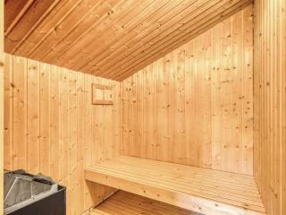 Holiday Home Ane - 800m from the sea by Interhome - 4