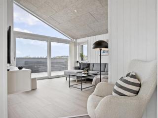 Holiday Home Frithbjorn - 900m from the sea by Interhome - 4
