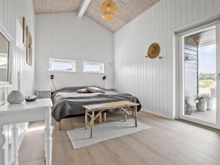 Holiday Home Frithbjorn - 900m from the sea by Interhome - 1
