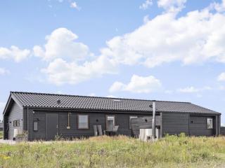 Holiday Home Frithbjorn - 900m from the sea by Interhome - 2