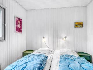 Holiday Home Lonneke - 800m from the sea by Interhome - 4
