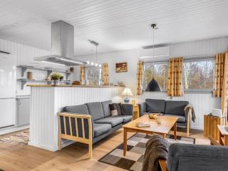 Holiday Home Lonneke - 800m from the sea by Interhome - 1