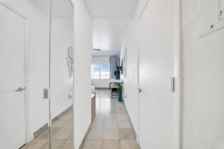Royal South Beach Apartment - 1
