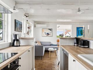 Holiday Home Susan - 20m from the sea by Interhome - 5