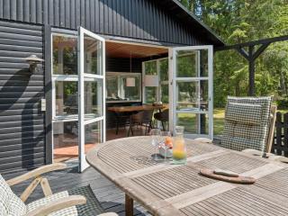 Holiday Home Eirik - 700m from the sea by Interhome - 7