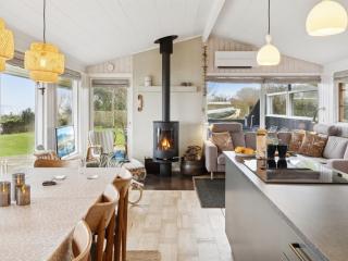 Holiday Home Titta - 10m to the fjord by Interhome - 2
