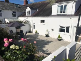 Awel Taf - lovely cottage close to amenities perfect for families - 6
