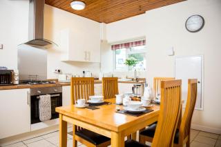 Awel Taf - lovely cottage close to amenities perfect for families - 7
