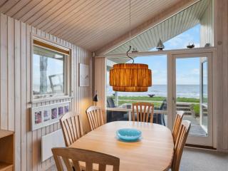 Holiday Home Aswith - 5m from the sea by Interhome - 7